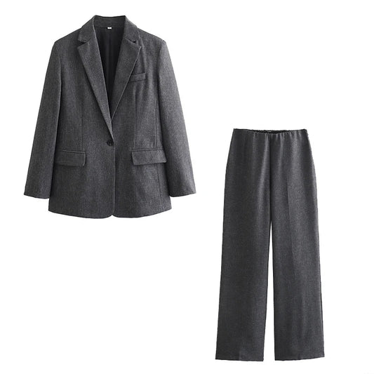 Traje de mujer con blazer entallada y pantalón de vestir – AVELINE