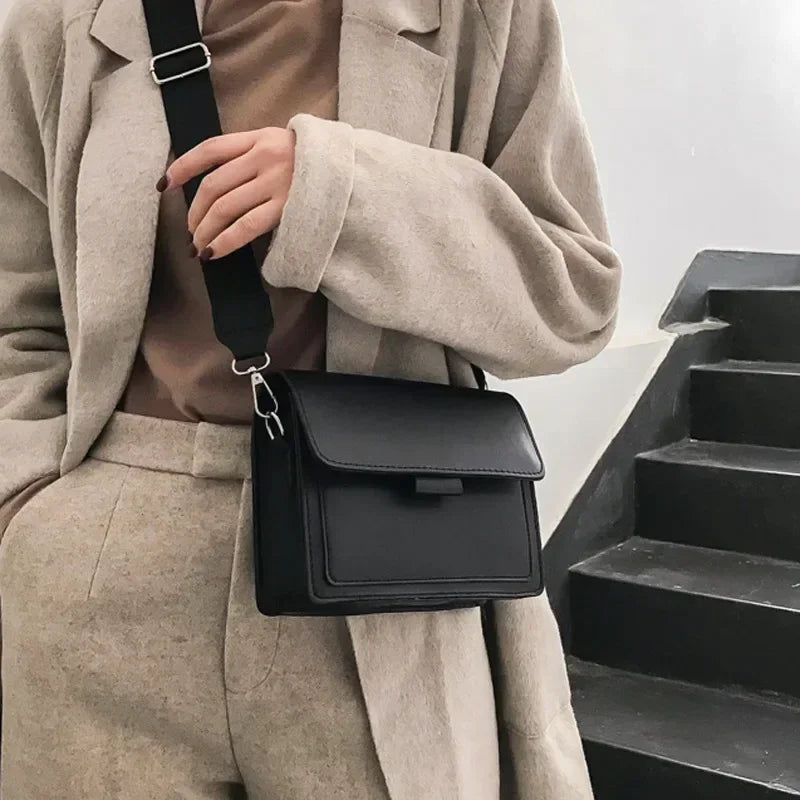 KRYSTAL - Bolso moderno con diseño estructurado para mujer
