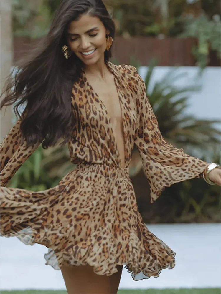 Vestido ajustado de dos piezas con estampado animal y falda mini – SELYA