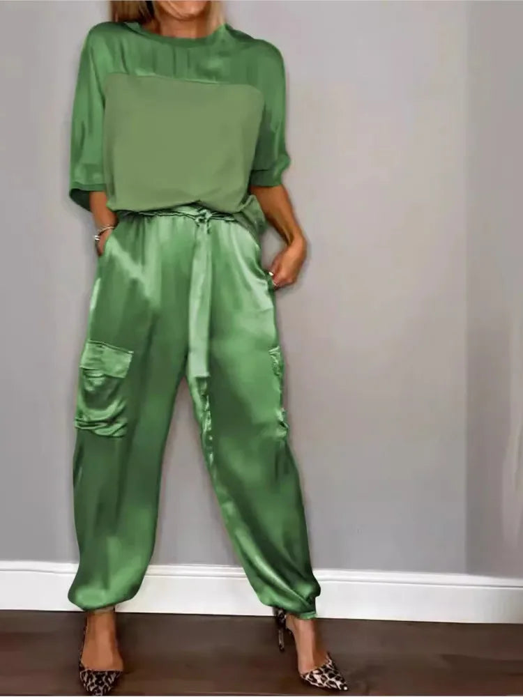 Conjunto satinado de dos piezas para mujer con top suelto y pantalón cargo – KALIA