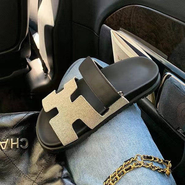 Sandalias Gladiadoras Elegantes con Cierre de Velcro Ajustable para Damas – HIRA