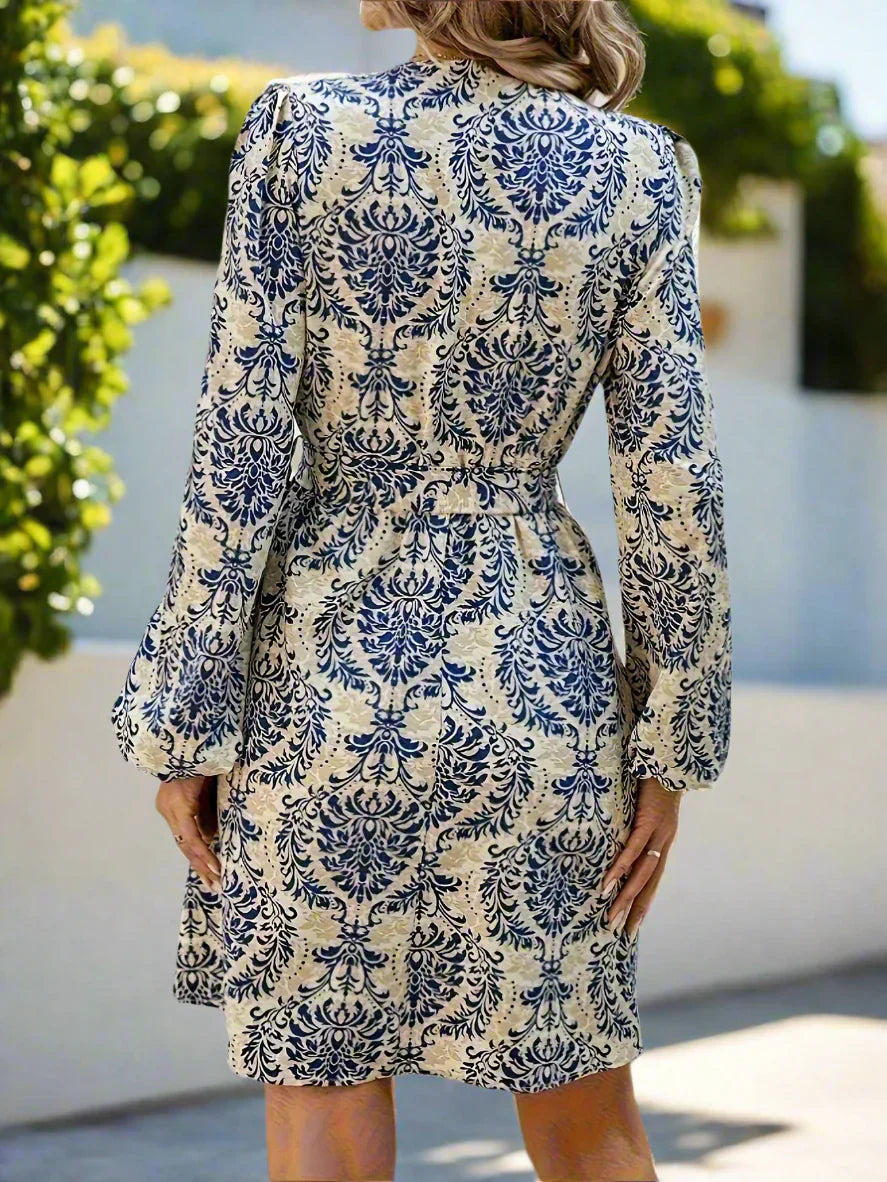 Vestido cruzado de mujer con mangas largas y cintura ajustada – CHARLINA