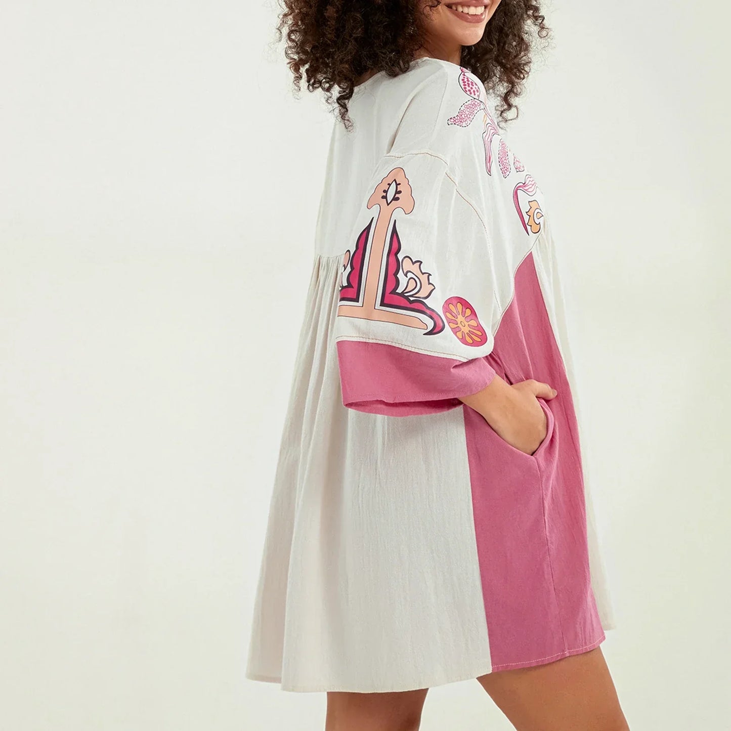 Vestido tipo túnica de mujer con escote en V y bordados decorativos – MABRIELA