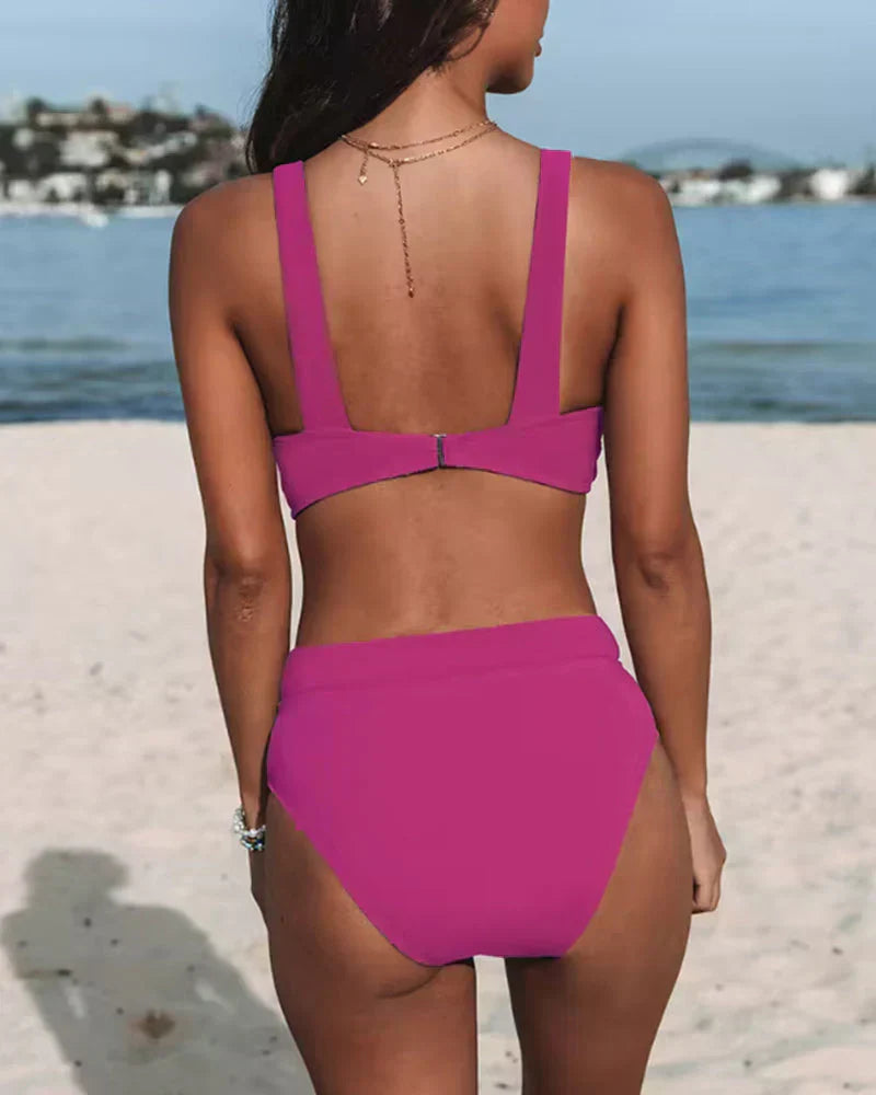 Bikini que realza la silueta de forma favorecedora para mujer, elegancia y confianza bajo el sol – Marisol