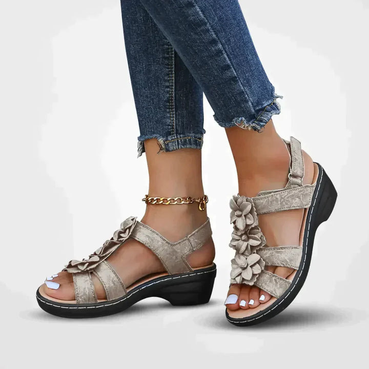 Sandalias de verano para mujer con detalle de flor y suela cómoda – FLORIANA