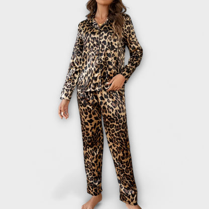 Pijama satinado con estampado de leopardo para mujer – CELESTE