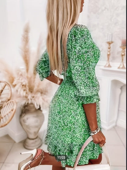 Vestido de verano con estampado floral verde y corte fluido – SIENNA