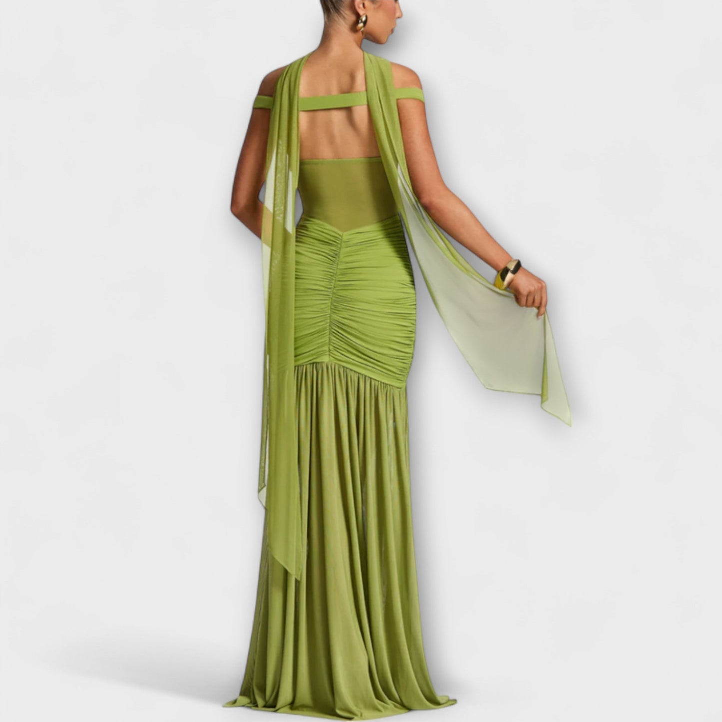 Vestido de noche con hombros descubiertos y abertura lateral – PRISILA