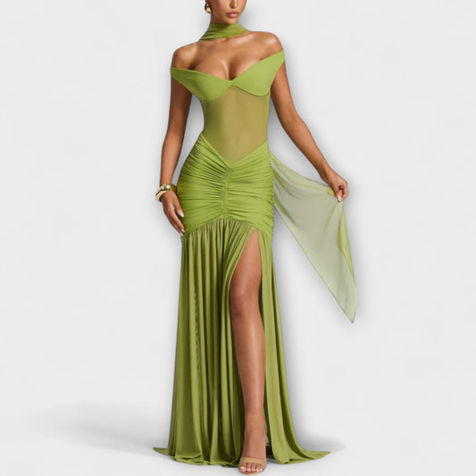 Vestido de noche con hombros descubiertos y abertura lateral – PRISILA