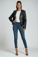 ELLENIA – Cazadora efecto piel para mujer con estilo atemporal