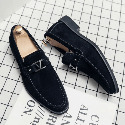 Mocasines de vestir para hombre con detalle metálico y diseño angular – VITTORÉ