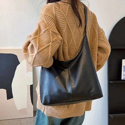 Bolso de hombro para mujer con diseño atemporal y amplio interior – LEYNA