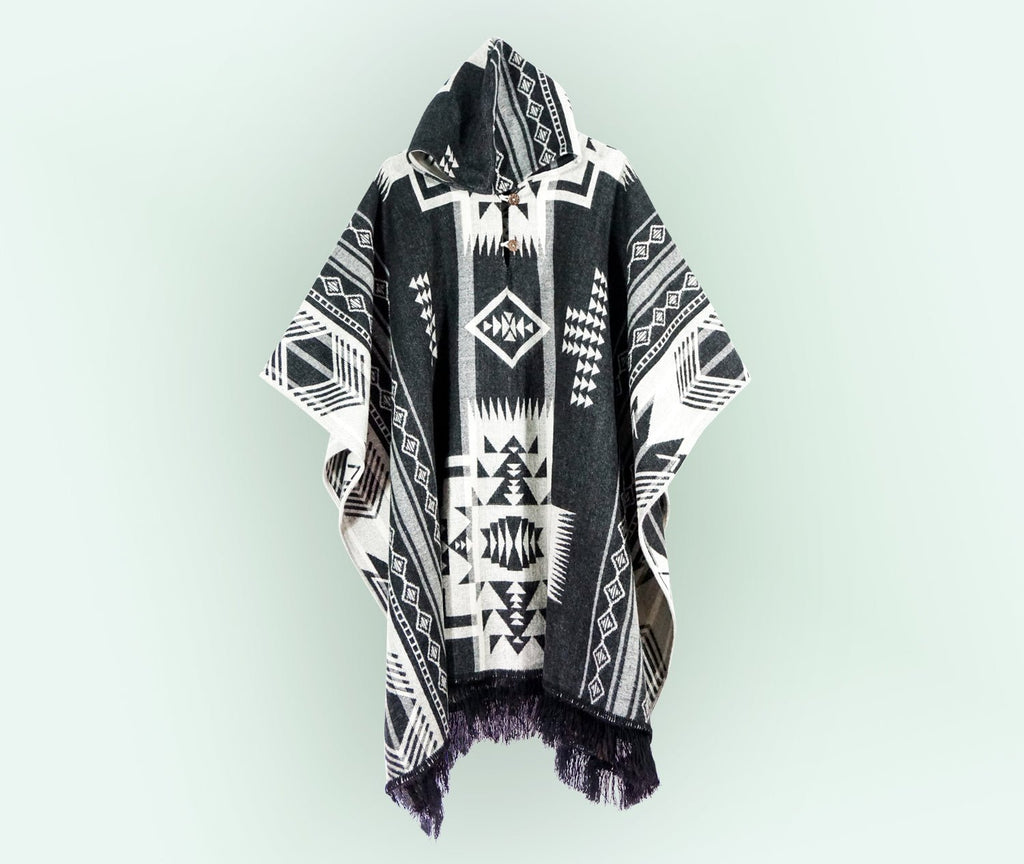 Poncho de Alpaca Artesanal – INTI RAYMI - Nina Toledo