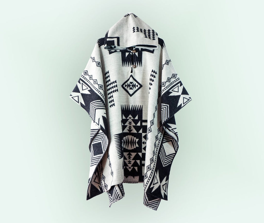 Poncho de Alpaca Artesanal – KAWSAY - Nina Toledo