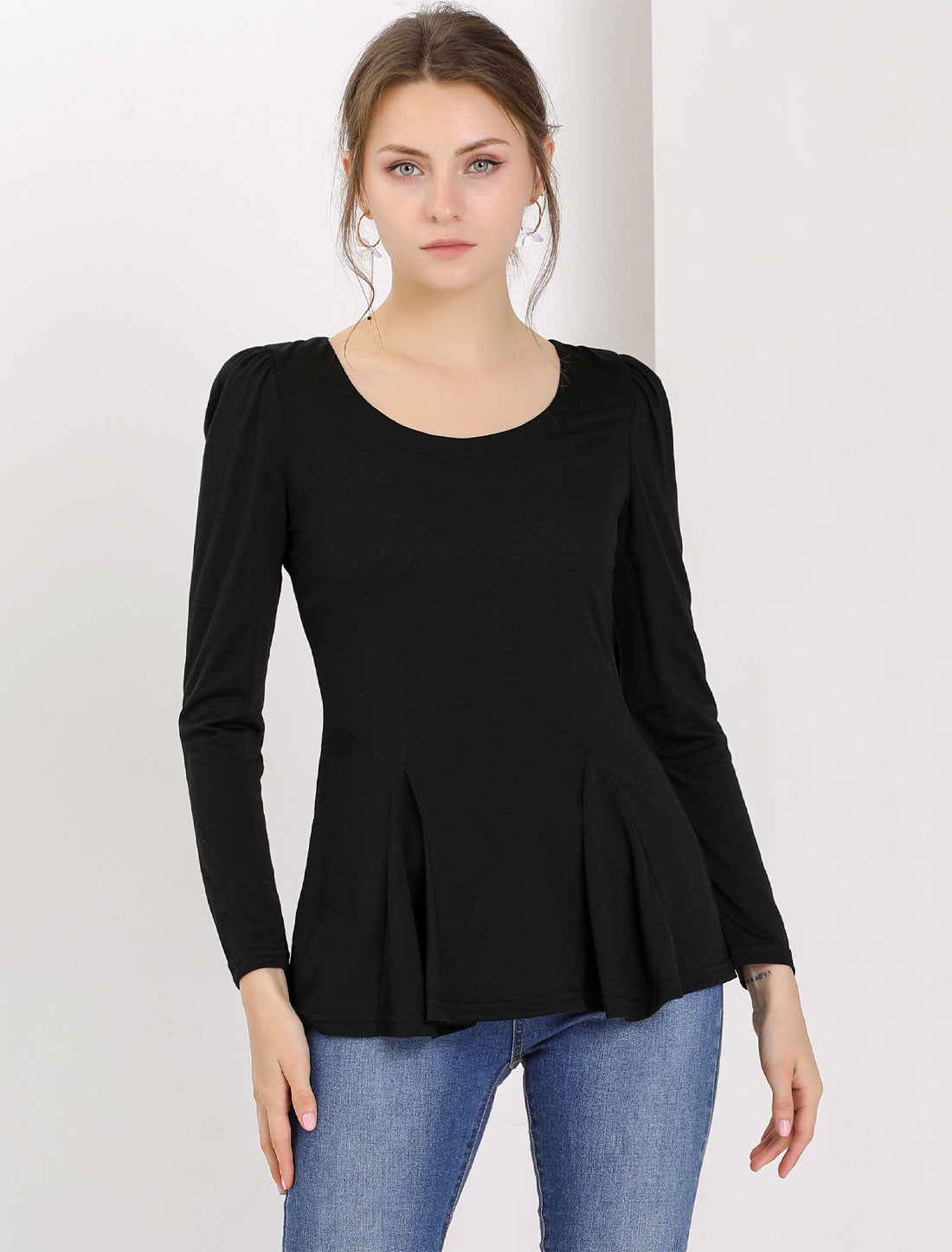 Camiseta básica de mujer con manga larga y cuello redondo – MILARA