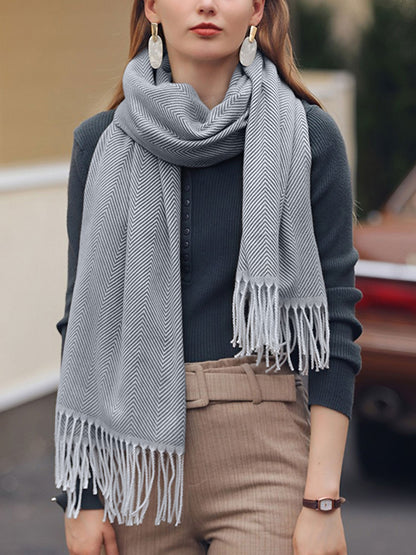 LARENA – Bufanda de mujer con flecos y diseño atemporal