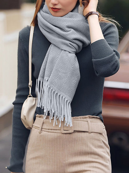 LARENA – Bufanda de mujer con flecos y diseño atemporal