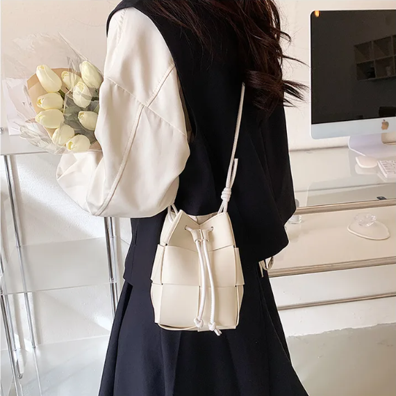 ANIKADEL - Bolso estructurado y elegante para mujer